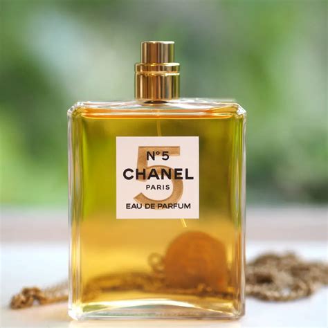 where to buy chanel no 5 limited edition|chanel no 5 sample free.